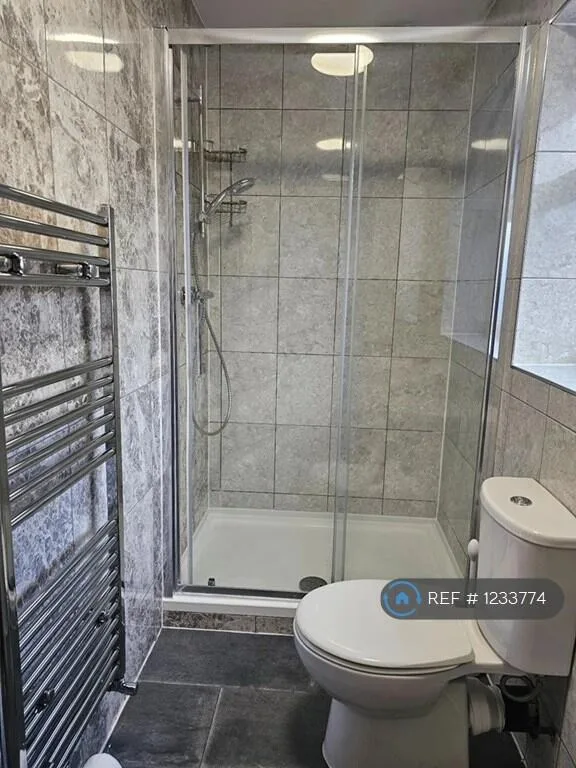 2 bedroom semi-detached house for rent