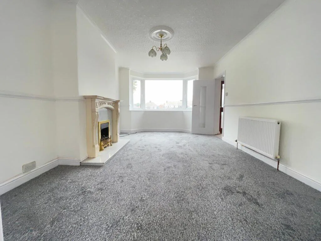 3 bedroom semi-detached house for rent