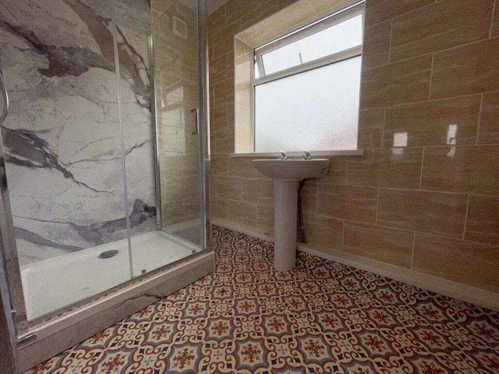 3 bedroom semi-detached house for rent
