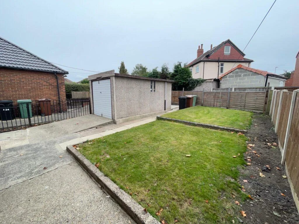 3 bedroom semi-detached house for rent