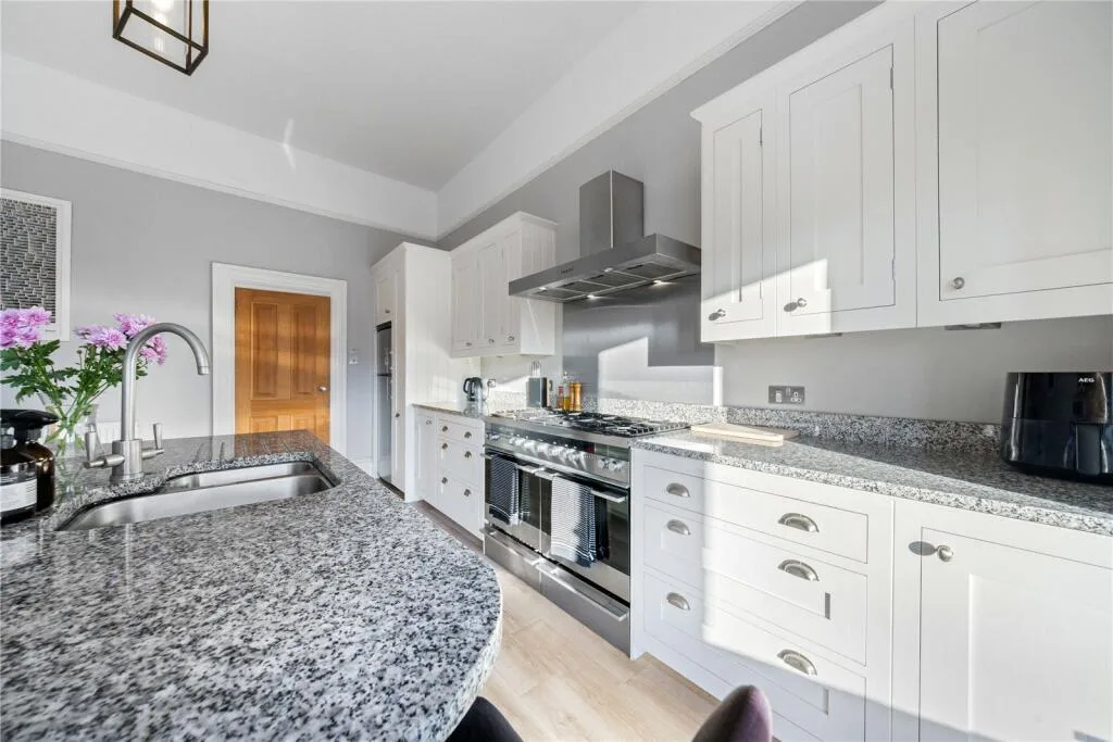 4 bedroom apartment for rent