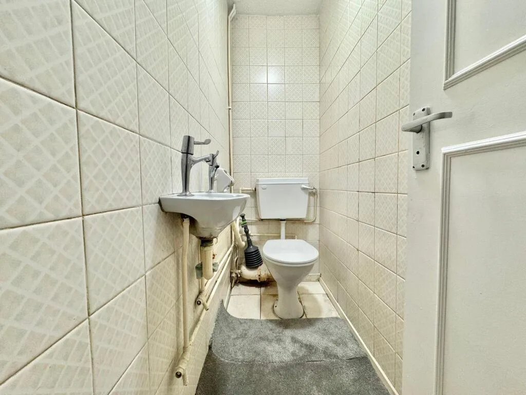 4 bedroom semi-detached house for rent