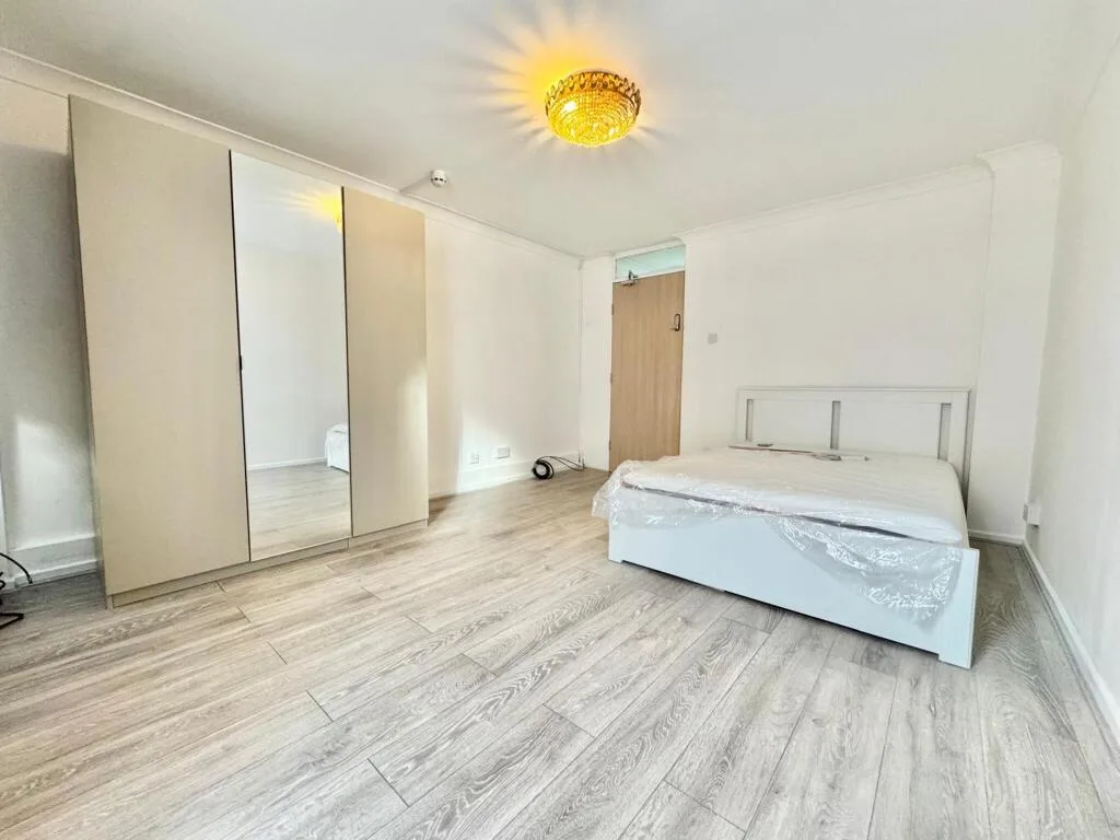 4 bedroom semi-detached house for rent