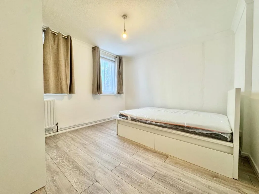 4 bedroom semi-detached house for rent