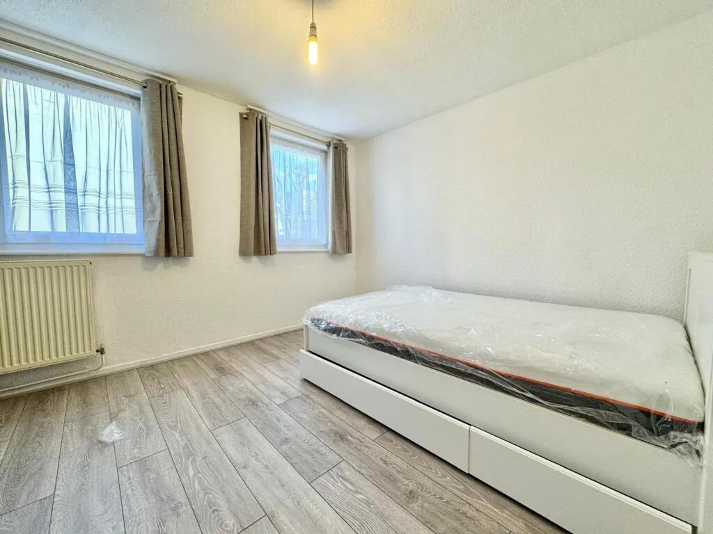 4 bedroom semi-detached house for rent