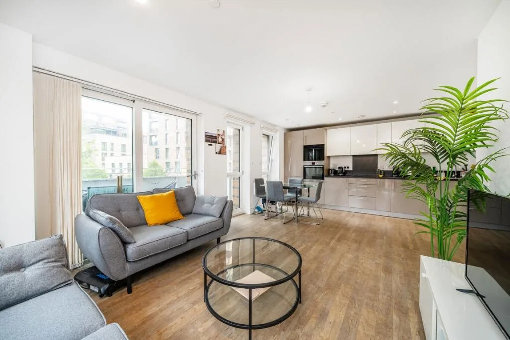 3 bedroom flat for rent
