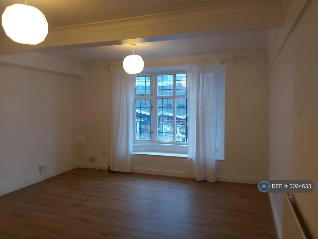 3 bedroom flat for rent