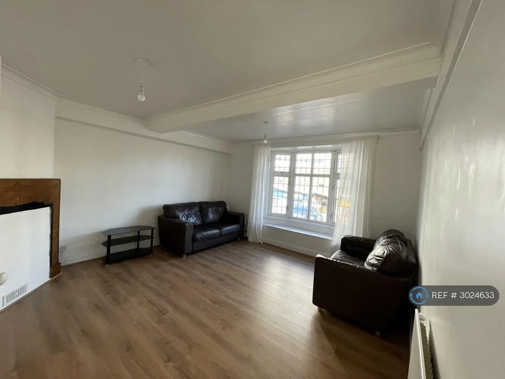 3 bedroom flat for rent