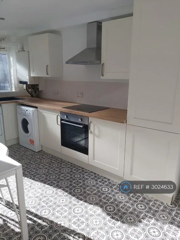 3 bedroom flat for rent