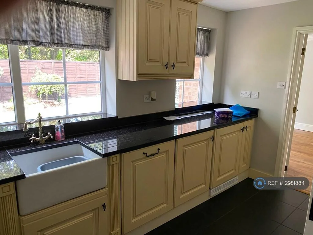 4 bedroom detached house for rent