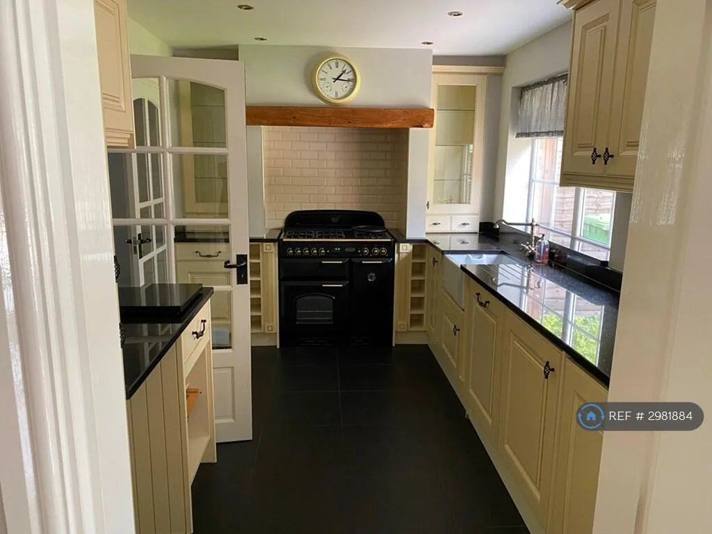 4 bedroom detached house for rent