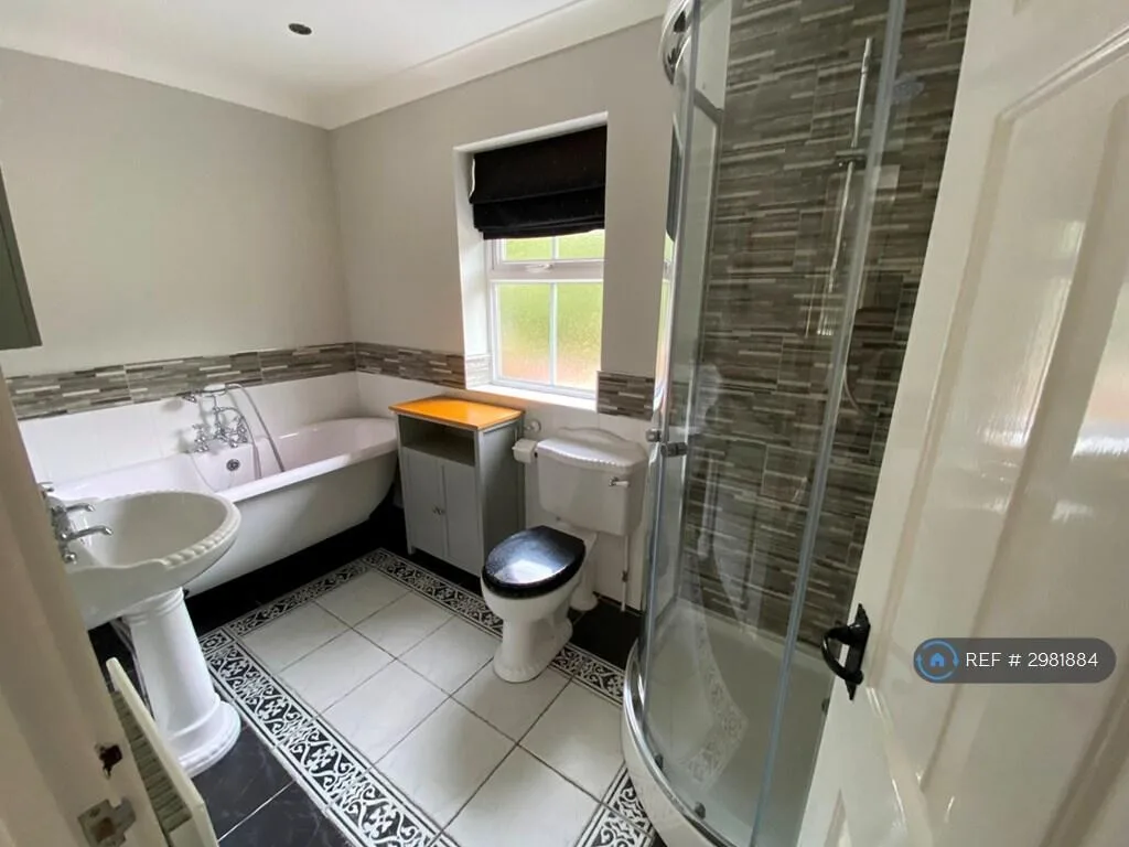4 bedroom detached house for rent