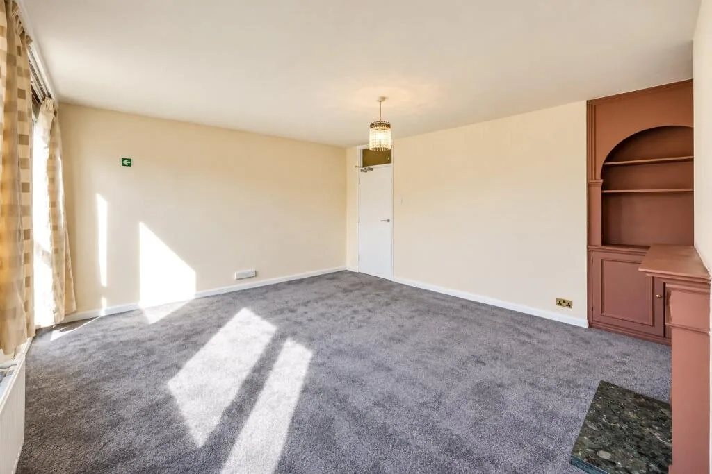 3 bedroom maisonette for rent