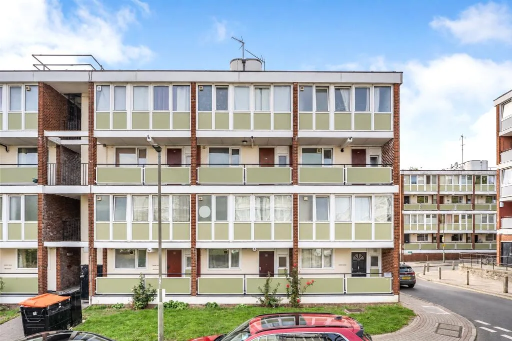 3 bedroom maisonette for rent
