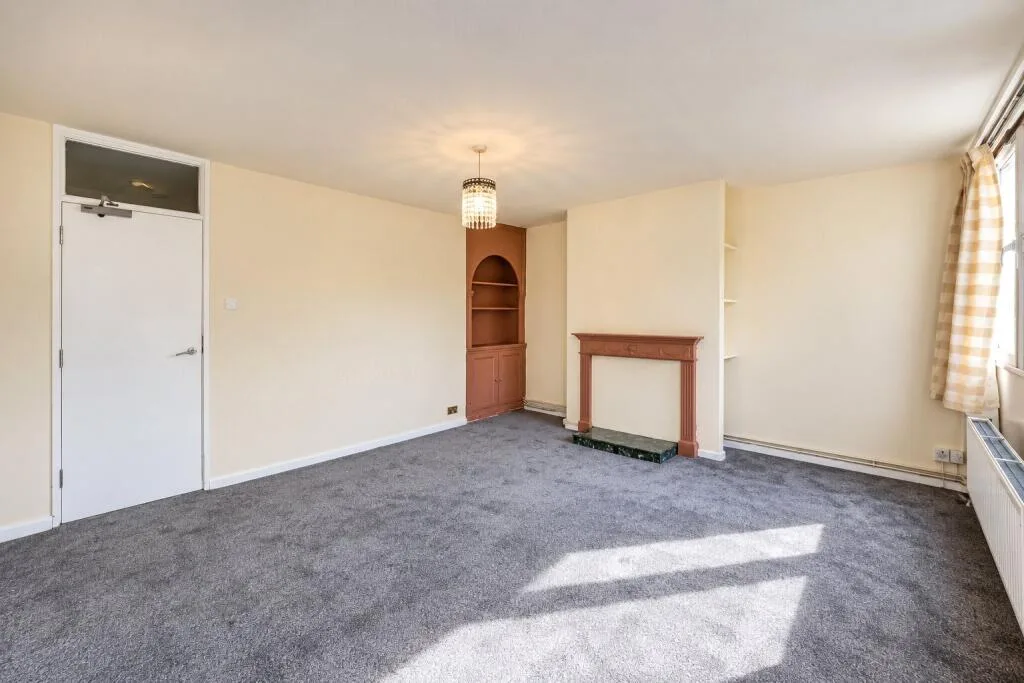 3 bedroom maisonette for rent