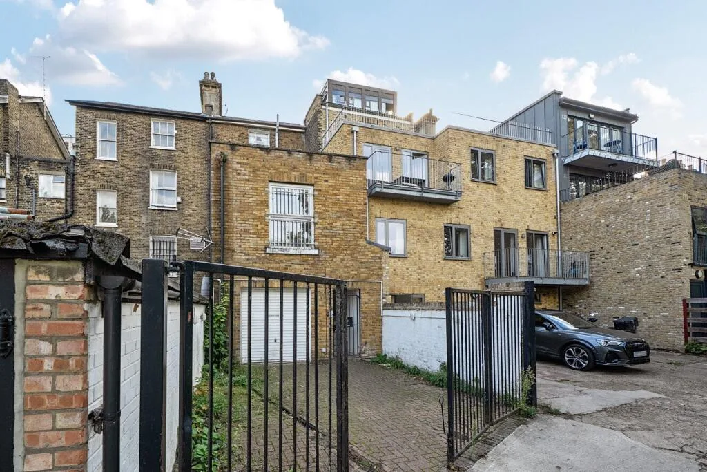 2 bedroom terraced house for rent