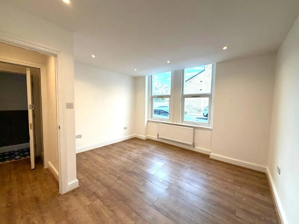 4 bedroom flat for rent