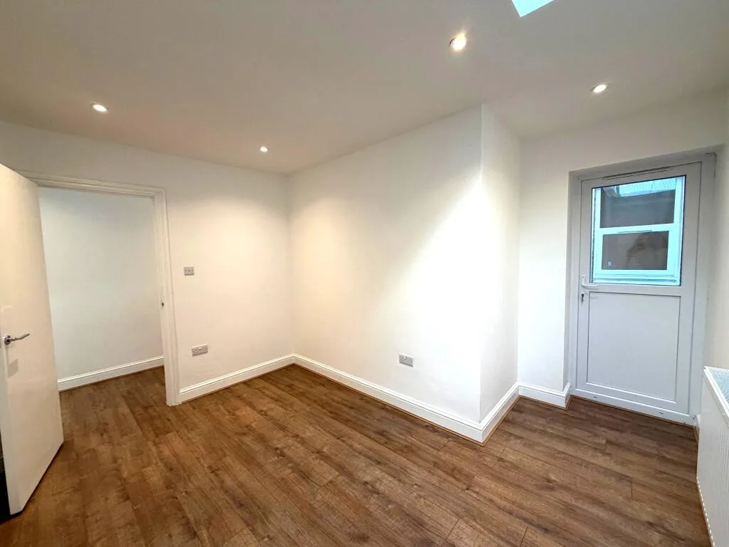 4 bedroom flat for rent