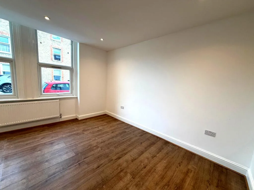 4 bedroom flat for rent