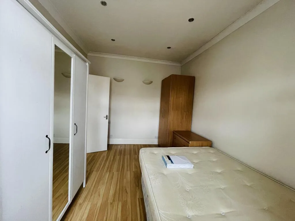 3 bedroom flat for rent