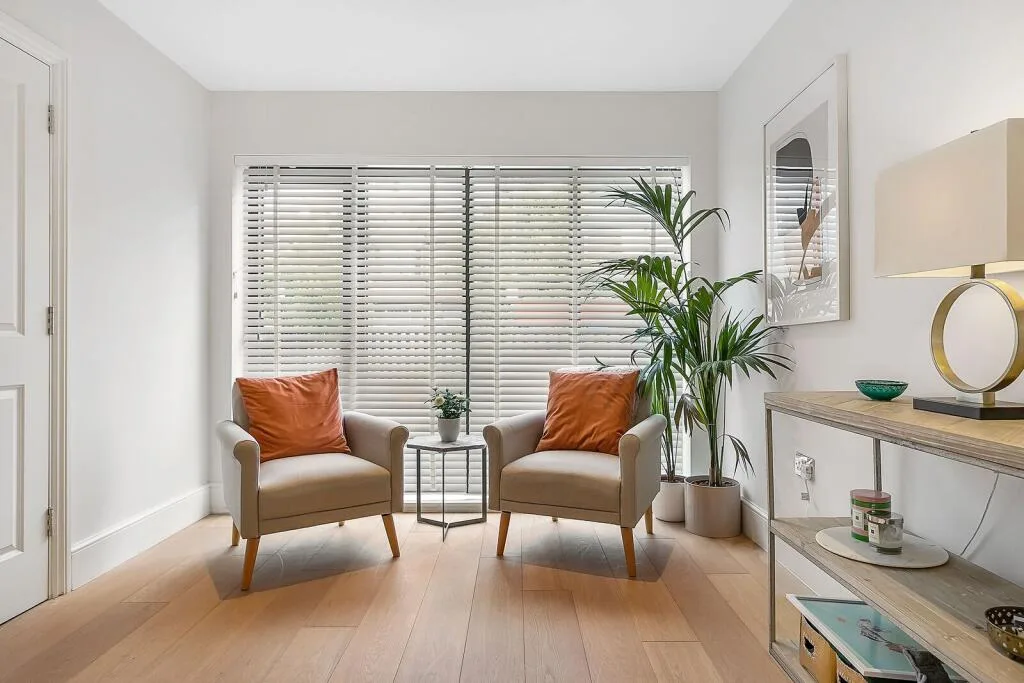 2 bedroom maisonette for rent