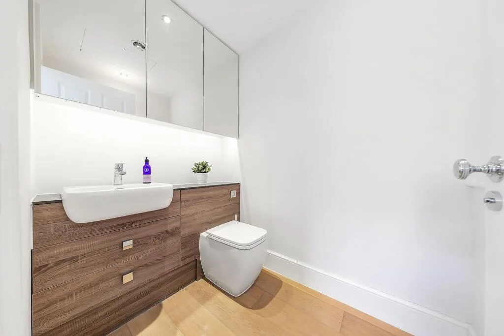 2 bedroom maisonette for rent