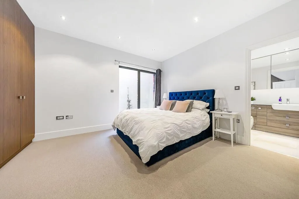 2 bedroom maisonette for rent