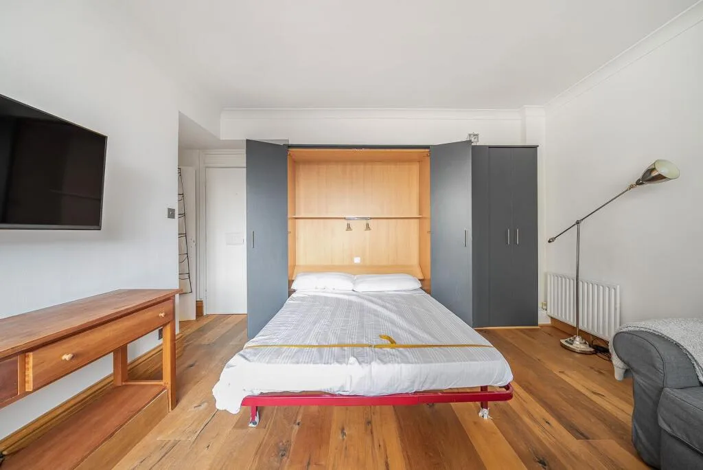 Studio flat for rent