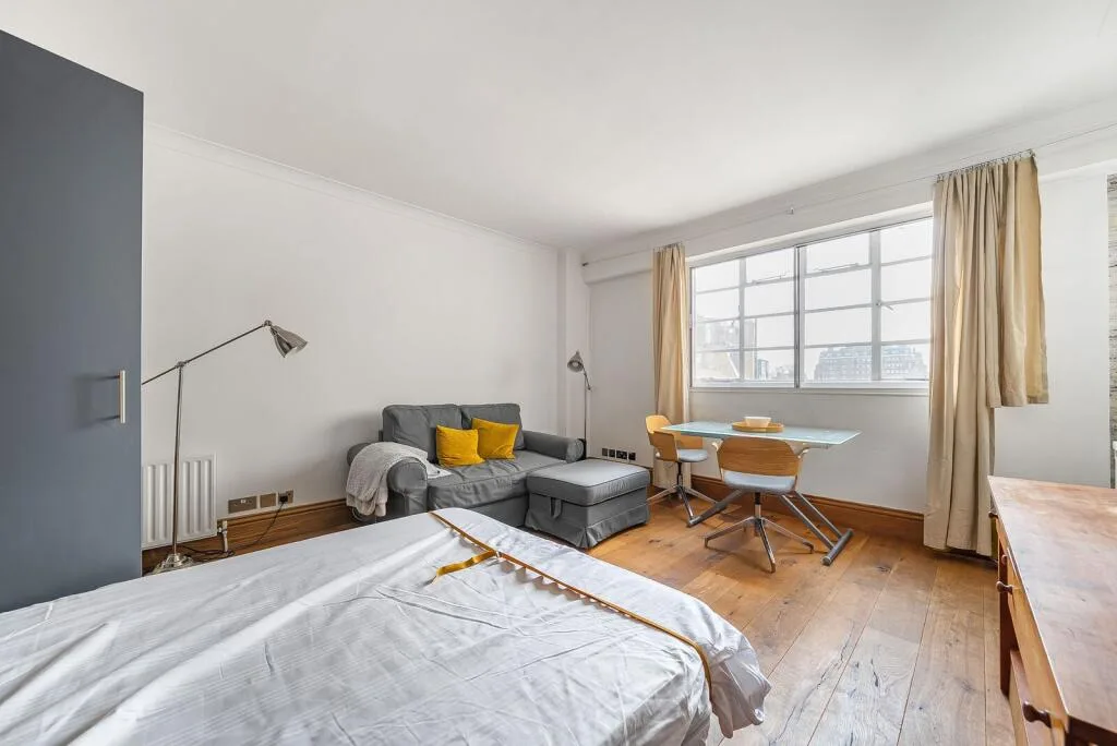 Studio flat for rent