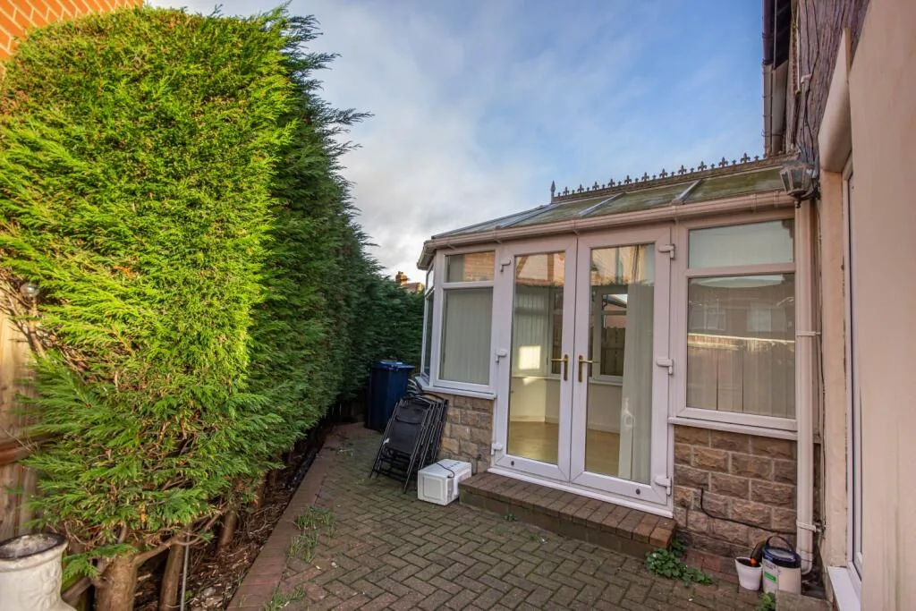 3 bedroom semi-detached house for rent