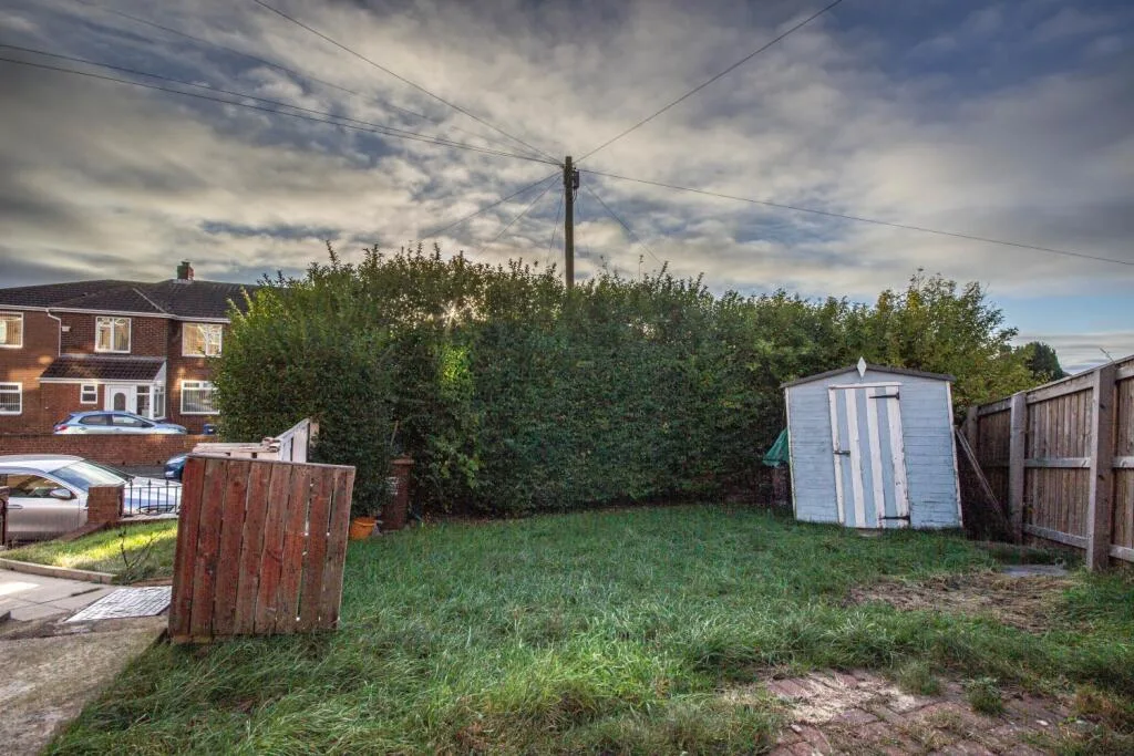 3 bedroom semi-detached house for rent