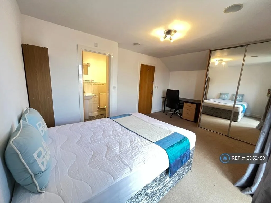 5 bedroom end of terrace house for rent