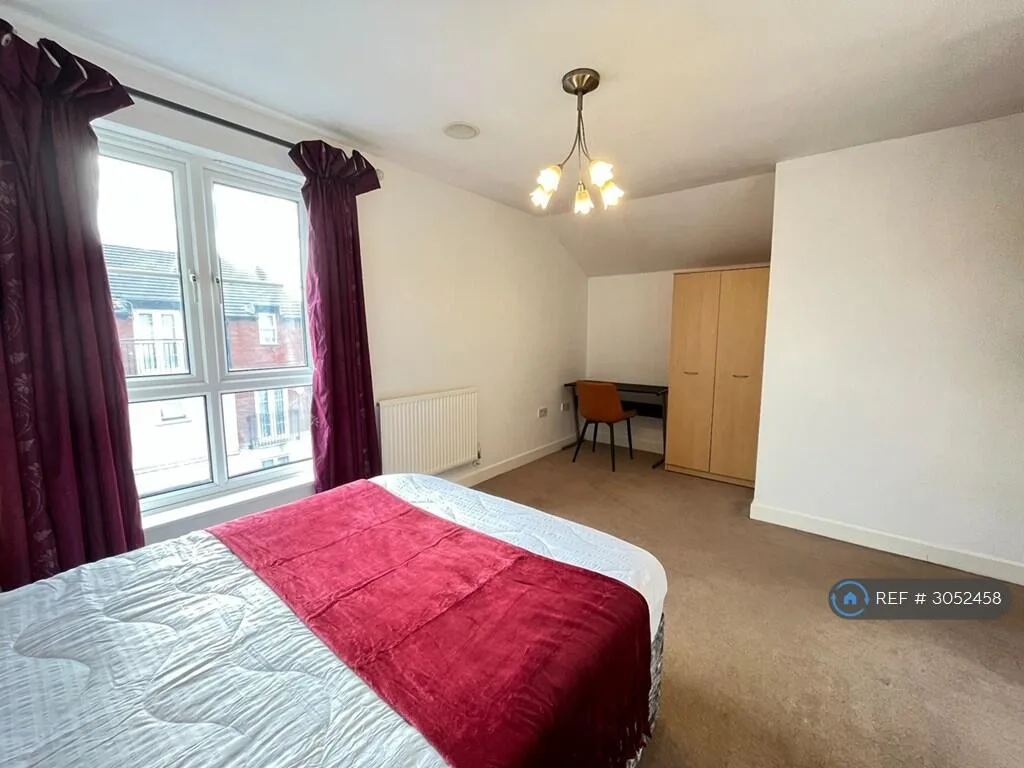 5 bedroom end of terrace house for rent