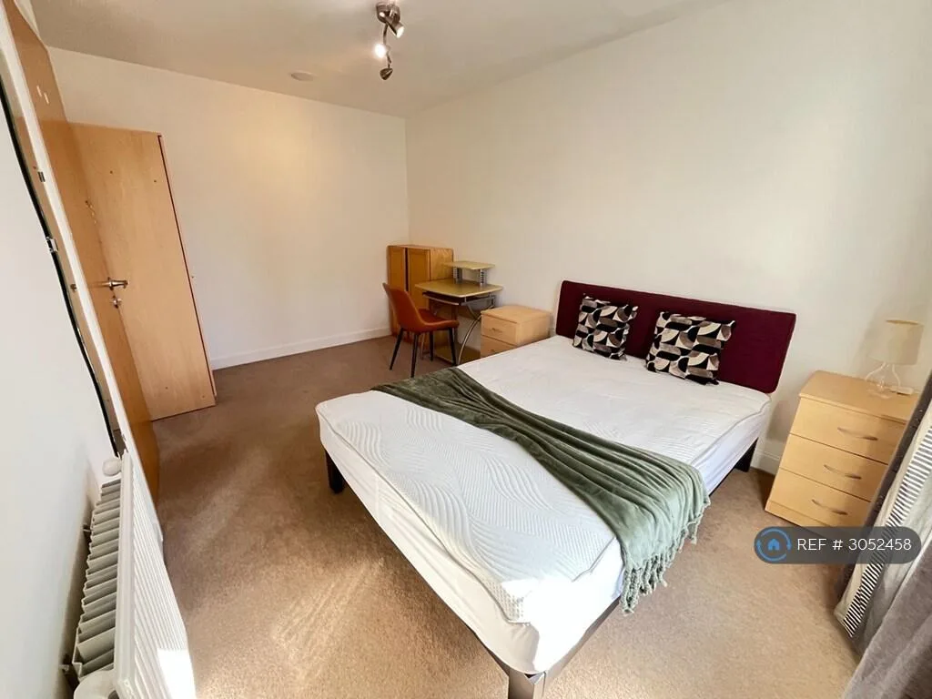 5 bedroom end of terrace house for rent