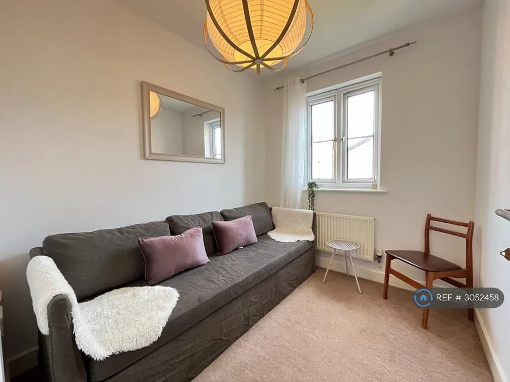 5 bedroom end of terrace house for rent