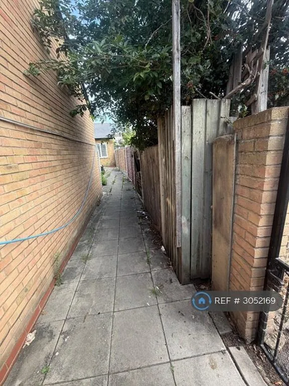 2 bedroom bungalow for rent