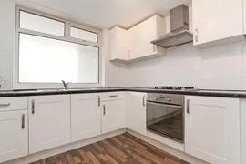 3 bedroom maisonette for rent