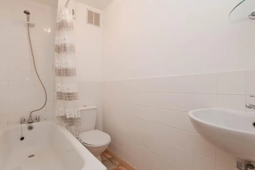 3 bedroom maisonette for rent