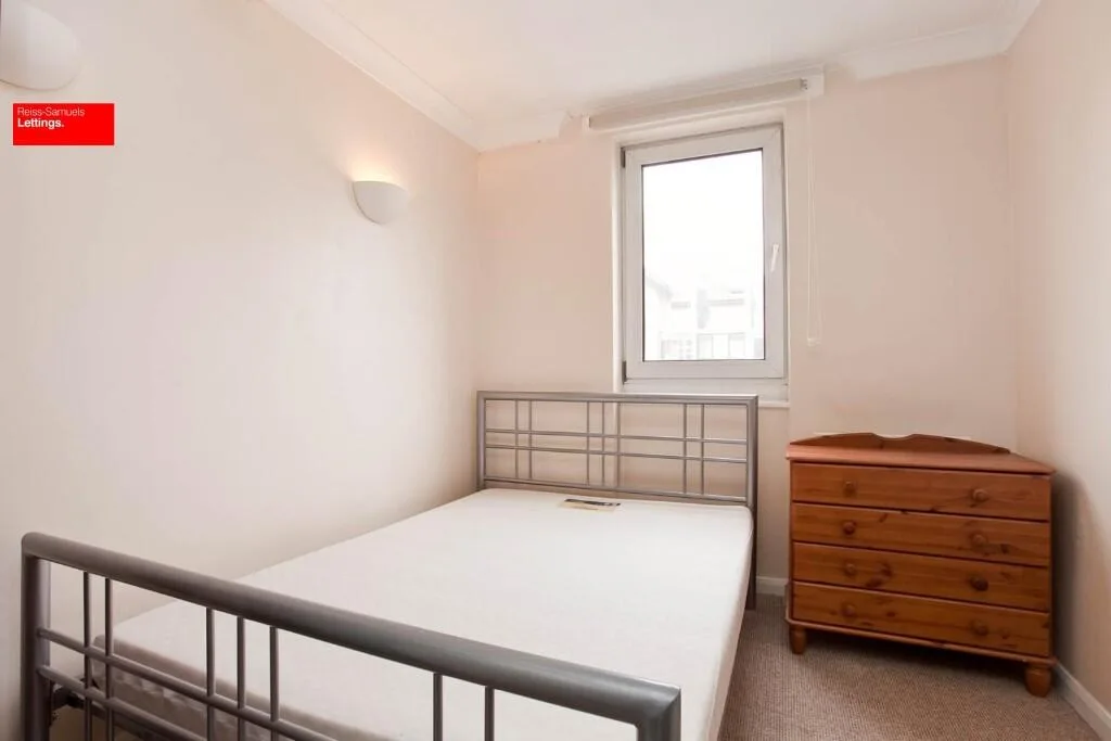 3 bedroom maisonette for rent