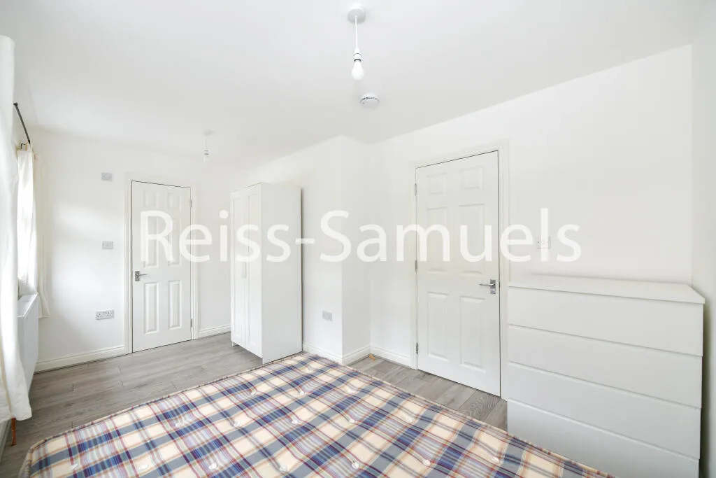 5 bedroom terraced house for rent