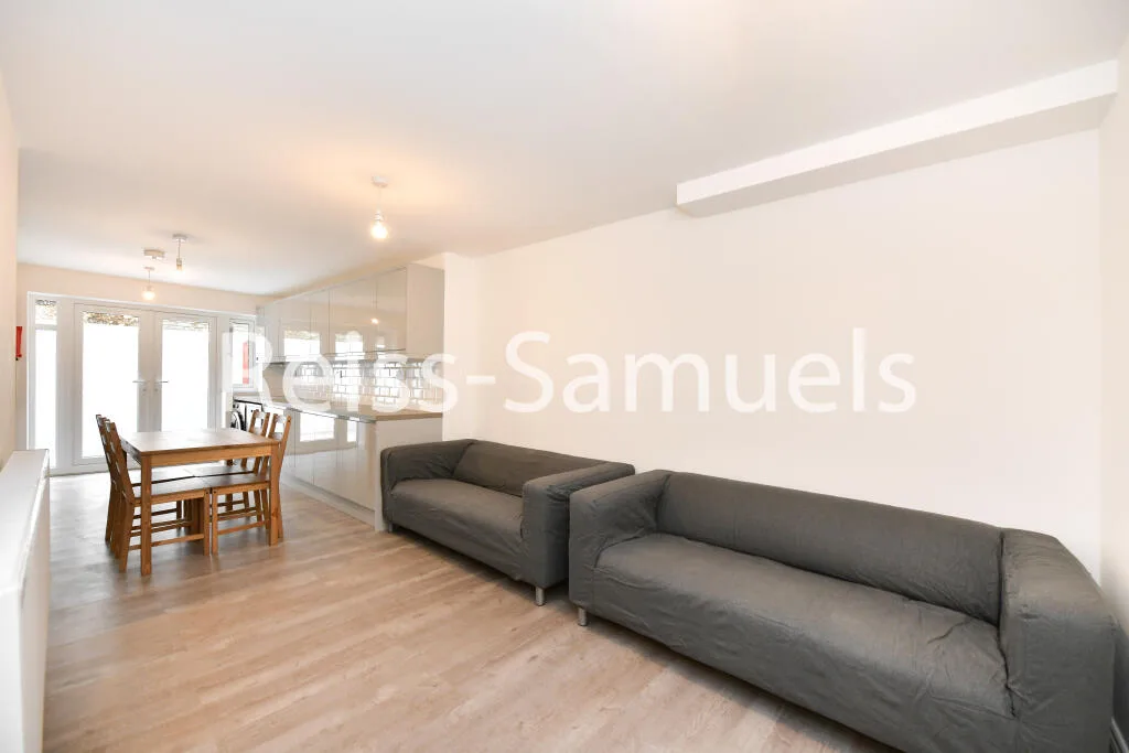 5 bedroom terraced house for rent