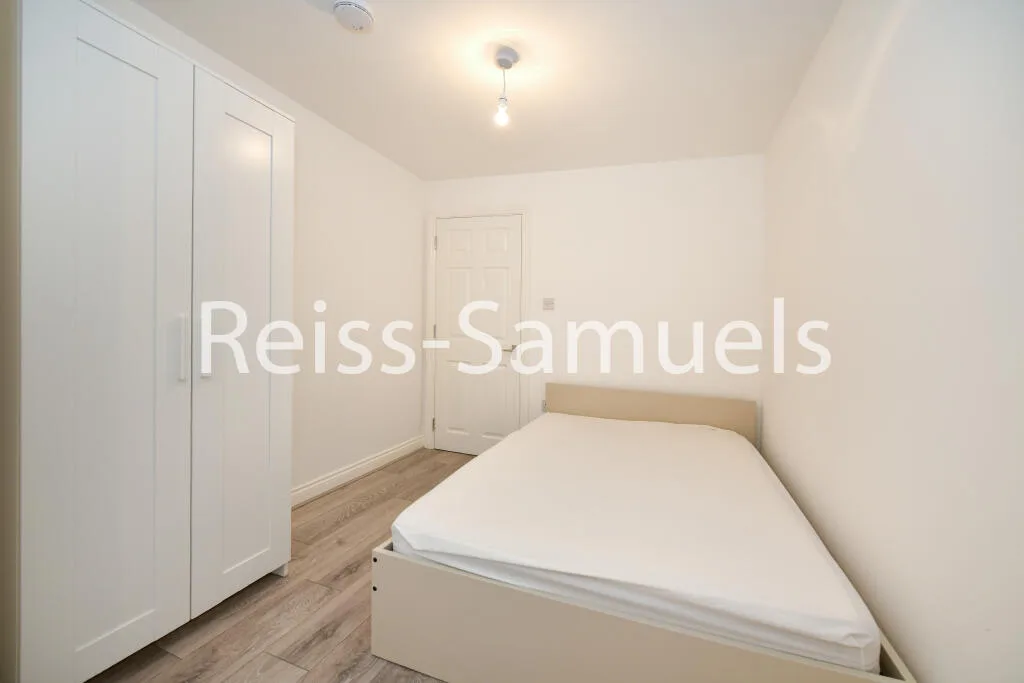 5 bedroom terraced house for rent