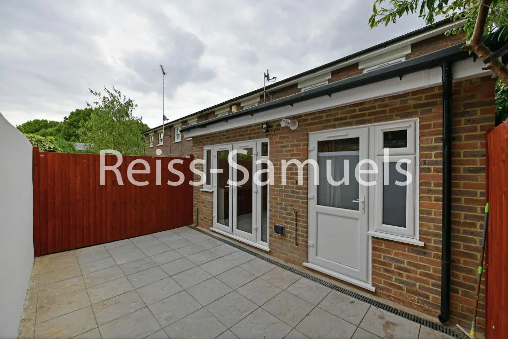 5 bedroom terraced house for rent