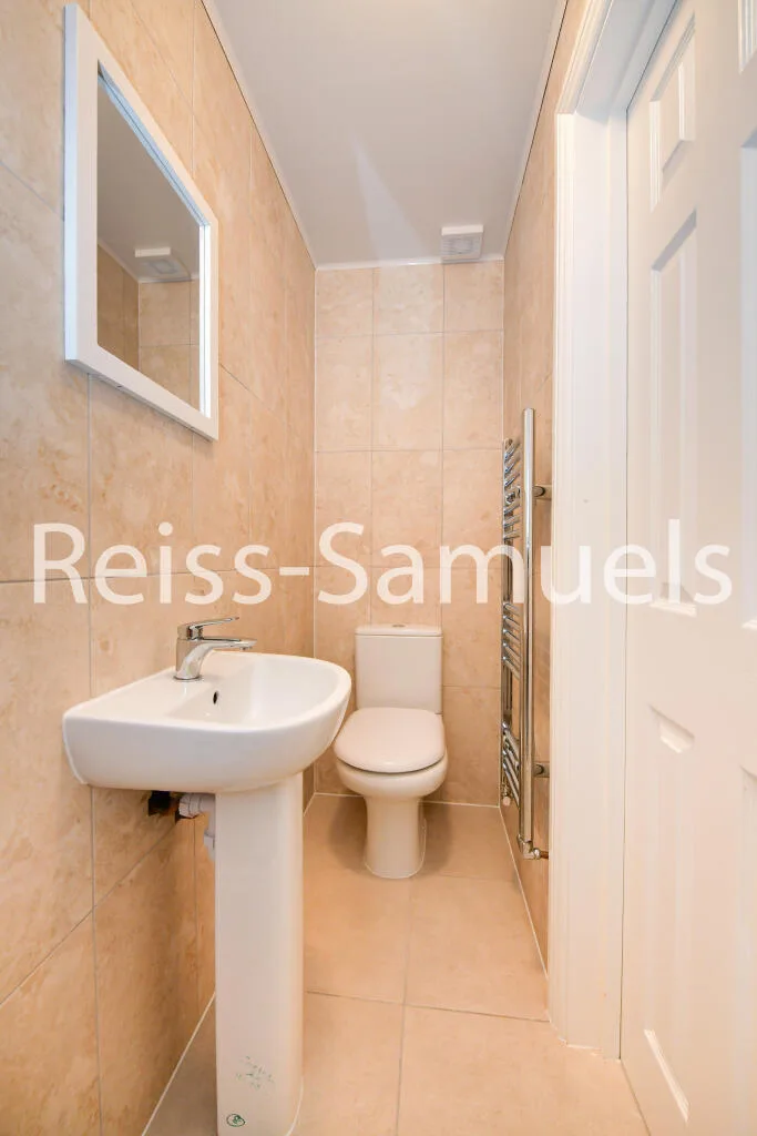5 bedroom terraced house for rent