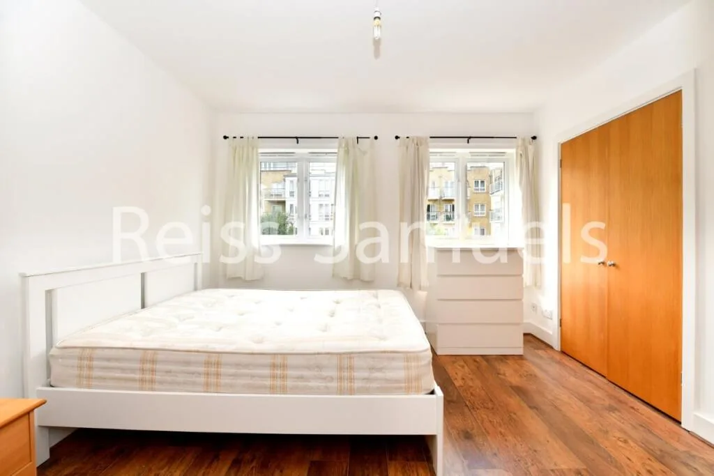 5 bedroom town house for rent