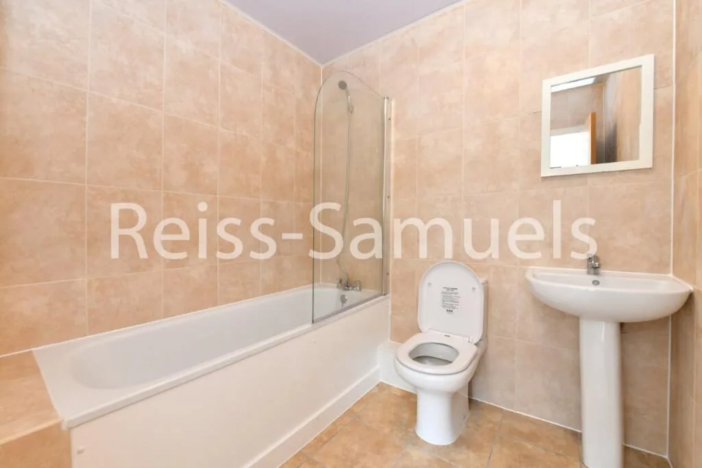 5 bedroom town house for rent