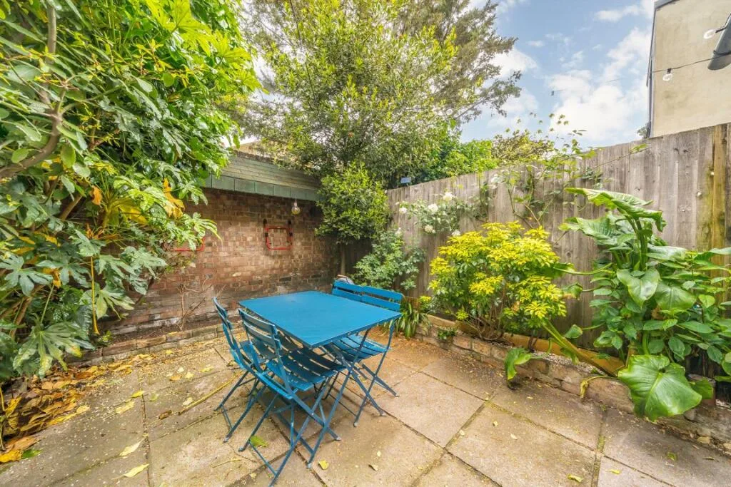 2 bedroom terraced house for rent