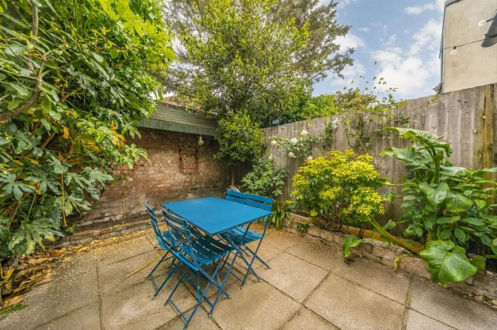 2 bedroom terraced house for rent