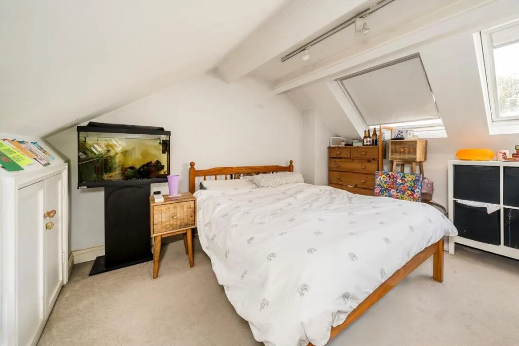3 bedroom maisonette for rent