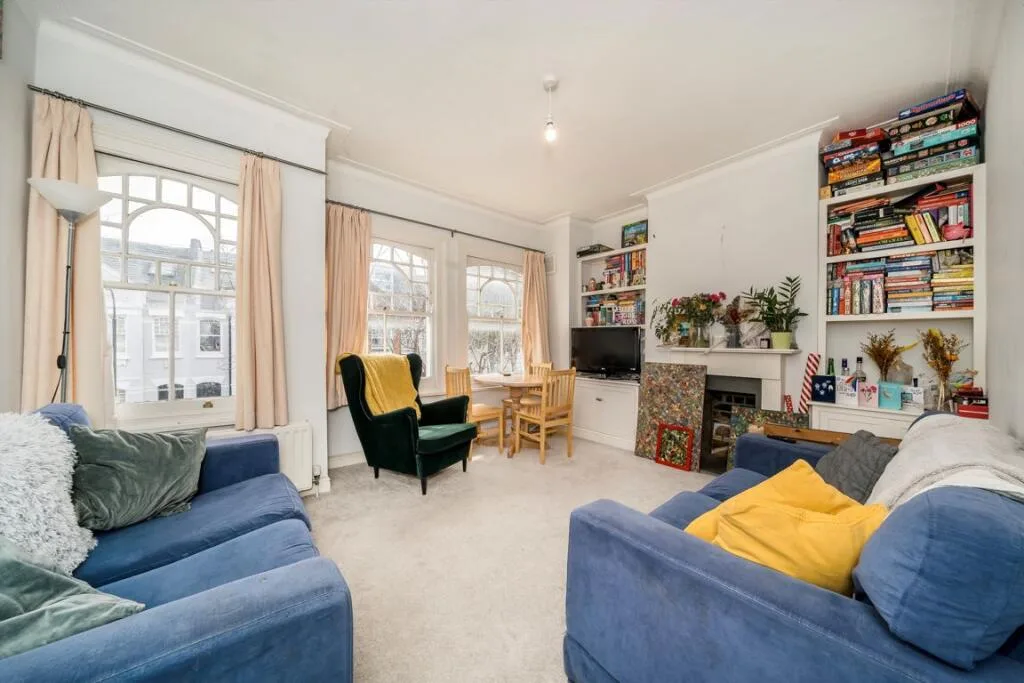 3 bedroom maisonette for rent